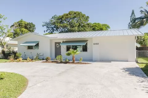 1063 Cooper Dr, Naples, FL 34103 photo 2
