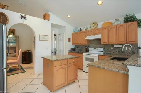 7733 Groves Rd, Naples, FL 34109 photo 5