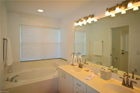 2029 Crown Pointe Blvd, Naples, FL 34112 photo 8