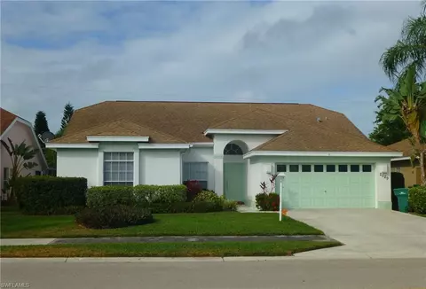 2029 Crown Pointe Blvd, Naples, FL 34112 photo 1