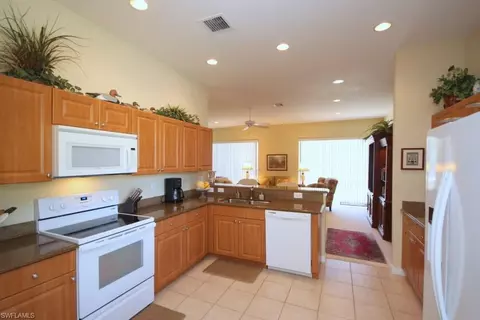 9415 Springview Loop, Estero, FL 33928 photo 2