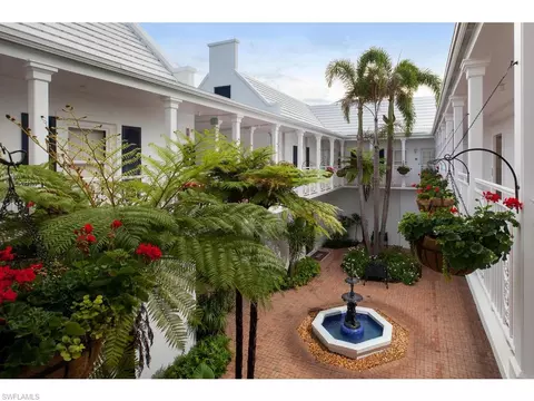 292 14th Ave S #H, Naples, FL 34102 photo 1