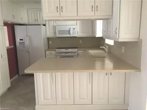 139 Madison Dr, Naples, FL 34110 photo 5