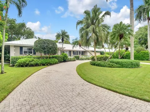 370 Wedge Dr, Naples, FL 34103 photo 1