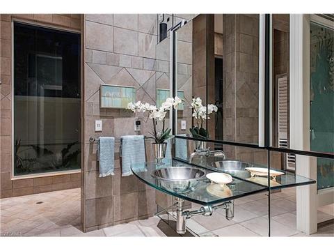 656 Hickory Rd, Naples, FL 34108 photo 9