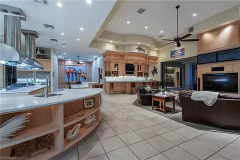 656 Hickory Rd, Naples, FL 34108 photo 3