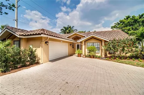 5135 Alpha Ct, Naples, FL 34105 photo 1