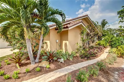 5135 Alpha Ct, Naples, FL 34105 photo 2