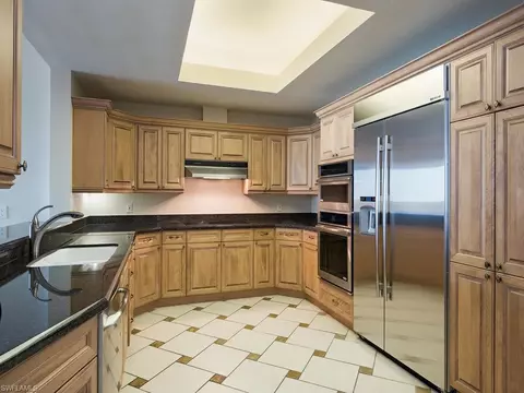 60 Seagate Dr #PH-103, Naples, FL 34103 photo 12