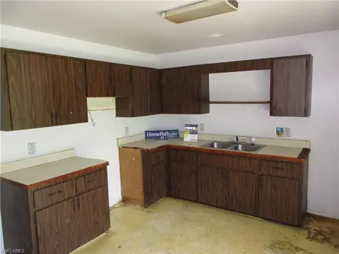 5229 Holland St, Naples, FL 34113 photo 5