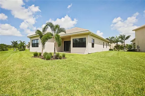 1618 Serrano Cir, Naples, FL 34105 photo 15