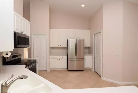 243 Glen Eagle Cir, Naples, FL 34104 photo 4