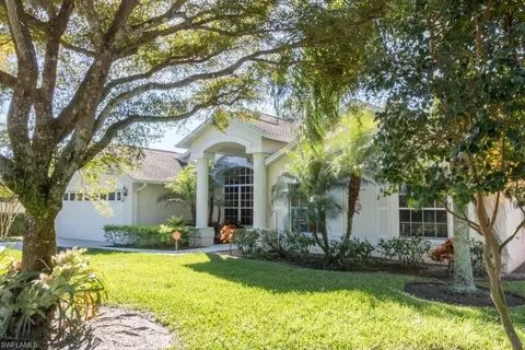 34 Madison Dr, Naples, FL 34110 photo 2