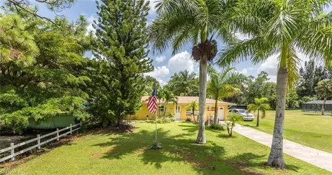 5229 Cypress Ln, Naples, FL 34113 photo 2