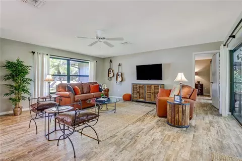 1707 Knights Ct, Naples, FL 34112 photo 4