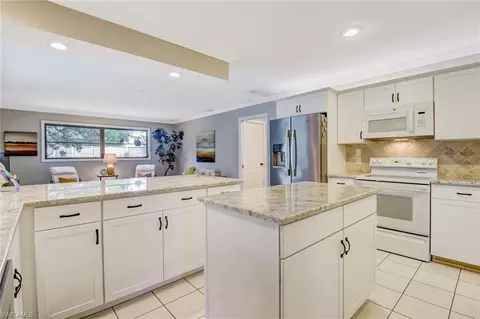 1707 Knights Ct, Naples, FL 34112 photo 12