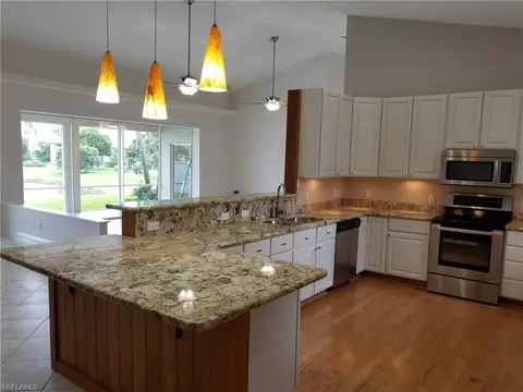 6812 Compton Ln N, Naples, FL 34104 photo 4