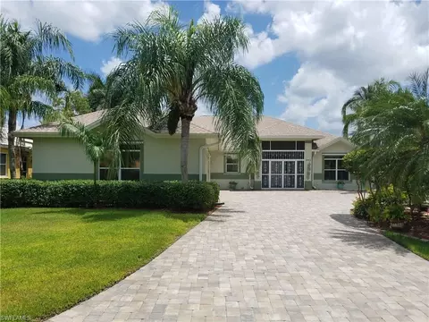 6812 Compton Ln N, Naples, FL 34104 photo 2