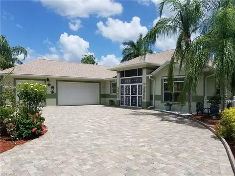 6812 Compton Ln N, Naples, FL 34104 photo 1