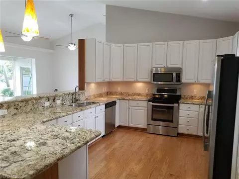 6812 Compton Ln N, Naples, FL 34104 photo 3