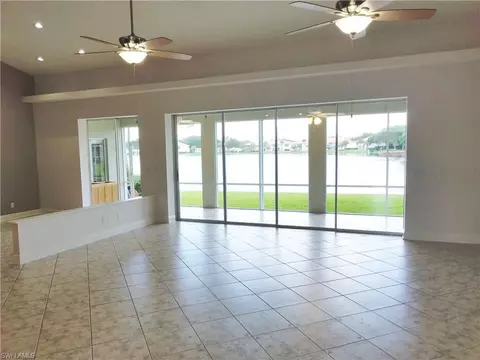 6812 Compton Ln N, Naples, FL 34104 photo 7
