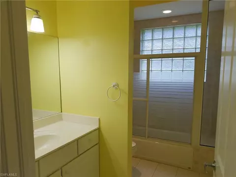 6812 Compton Ln N, Naples, FL 34104 photo 8