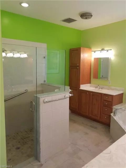 6812 Compton Ln N, Naples, FL 34104 photo 16