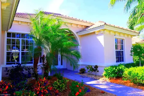 8260 Potomac Ln, Naples, FL 34104 photo 2