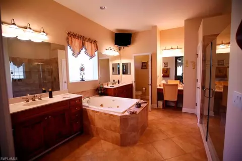 8260 Potomac Ln, Naples, FL 34104 photo 15