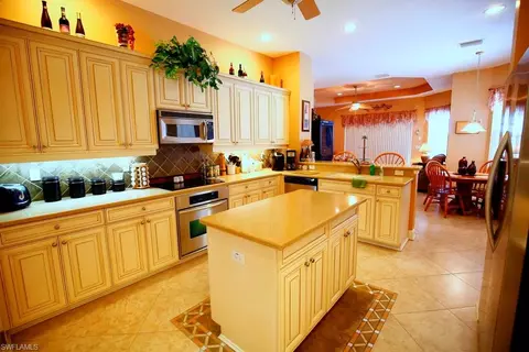 8260 Potomac Ln, Naples, FL 34104 photo 12