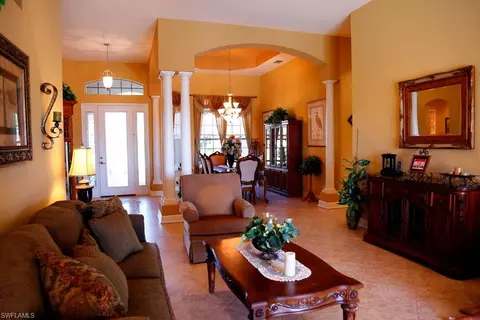 8260 Potomac Ln, Naples, FL 34104 photo 4