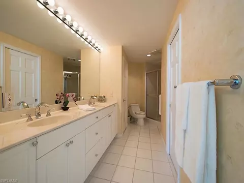 60 Seagate Dr #1005, Naples, FL 34103 photo 11
