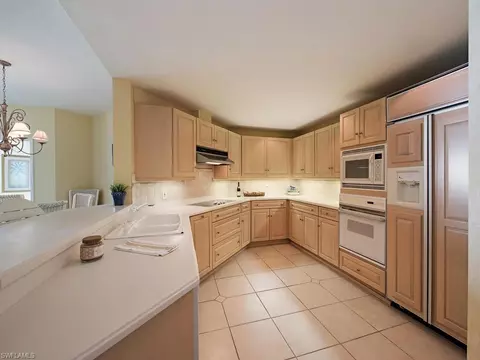 60 Seagate Dr #1005, Naples, FL 34103 photo 6
