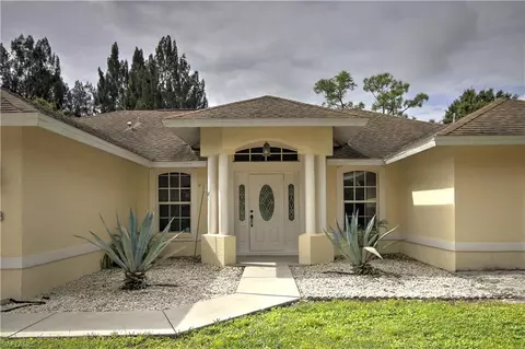 5248 Maple Ln, Naples, FL 34113 photo 2