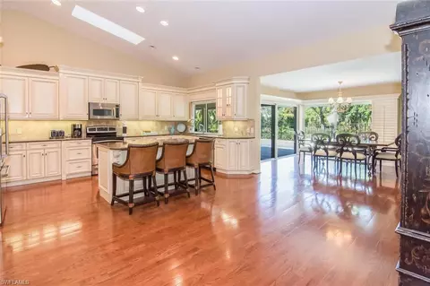 811 Buttonbush Ln, Naples, FL 34108 photo 5