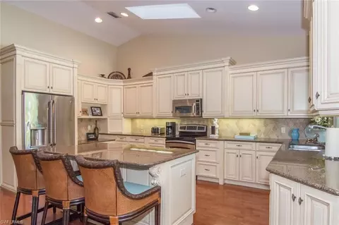 811 Buttonbush Ln, Naples, FL 34108 photo 3