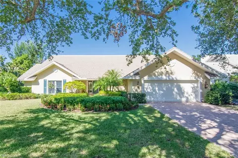 811 Buttonbush Ln, Naples, FL 34108 photo 1