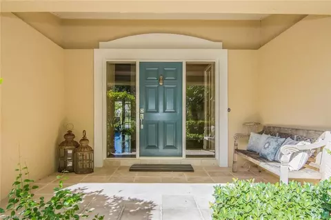 811 Buttonbush Ln, Naples, FL 34108 photo 2