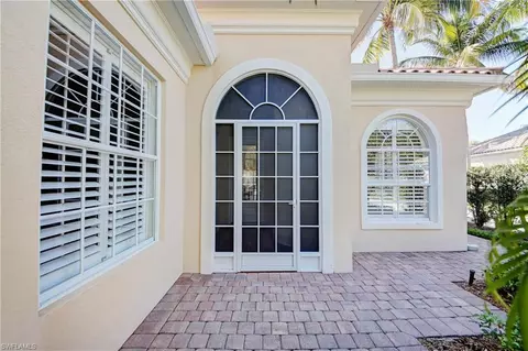 5472 Freeport Ln, Naples, FL 34119 photo 3