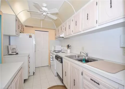 788 Park Shore Dr #E38, Naples, FL 34103 photo 6