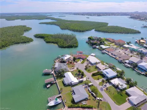 155 Hilo St E, Naples, FL 34113 photo 16