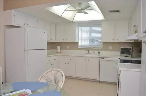215 Cypress Way E #C8, Naples, FL 34110 photo 6