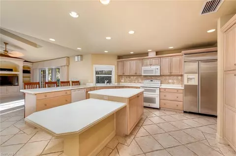 520 Turtle Hatch Ln, Naples, FL 34103 photo 3