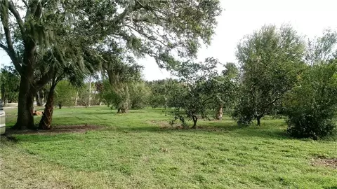 2219 County Road 721 Loop, Moore Haven, FL 33471 photo 4
