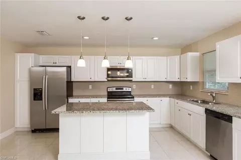 5305 Confederate Dr, Naples, FL 34113 photo 3