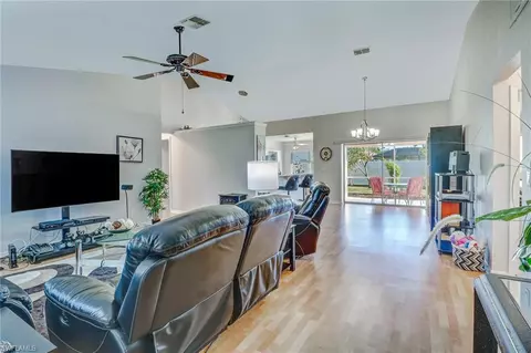 700 Meyer Dr, Naples, FL 34120 photo 4