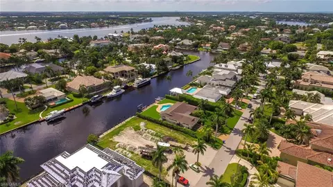1925 6th St S, Naples, FL 34102 photo 5