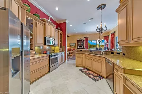 20483 Foxworth Cir, Estero, FL 33928 photo 10