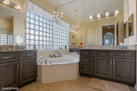 151 Glen Eagle Cir, Naples, FL 34104 photo 7