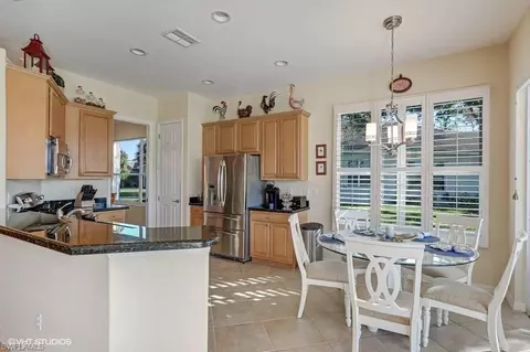 151 Glen Eagle Cir, Naples, FL 34104 photo 4
